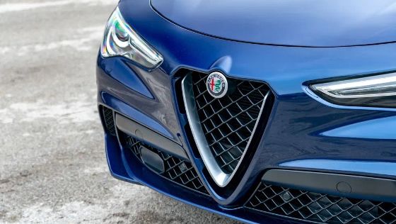 Alfa Romeo Stelvio Quadrifoglio Public Ngoại thất 005