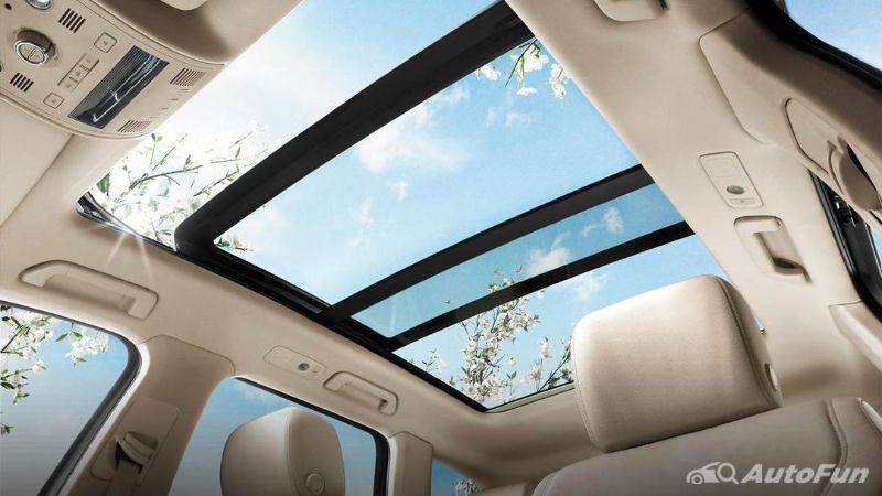 Cửa sổ trời ô tô có gây hại gì cho người sử dụng khi xe xảy ra va chạm?