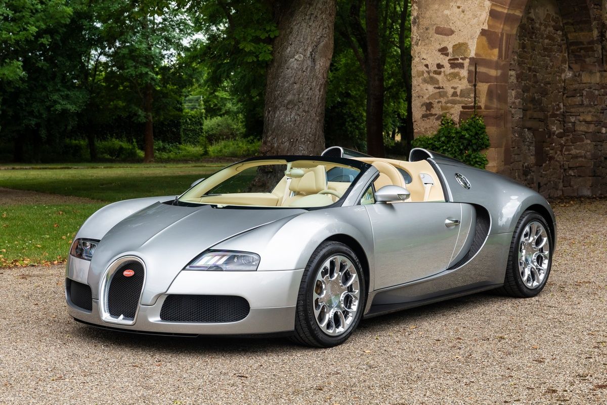 Bugatti Veyron 16.4 Grand Sport Ngoại thất 001