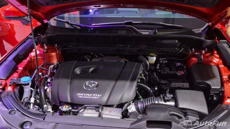 Mazda CX-8 2022 sử dụng động cơ Skyactiv-G 2.5L cho công suất cực đại 188 mã lực tại 6.000 vòng/phút và mô men xoắn cực đại 252Nm tại 4.000 vòng/phút