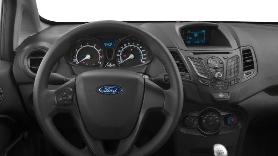 Ford Fiesta Public Nội thất 008