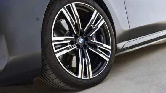 BMW 7 Series 740i Pure Excellence 2023 Ngoại thất 007