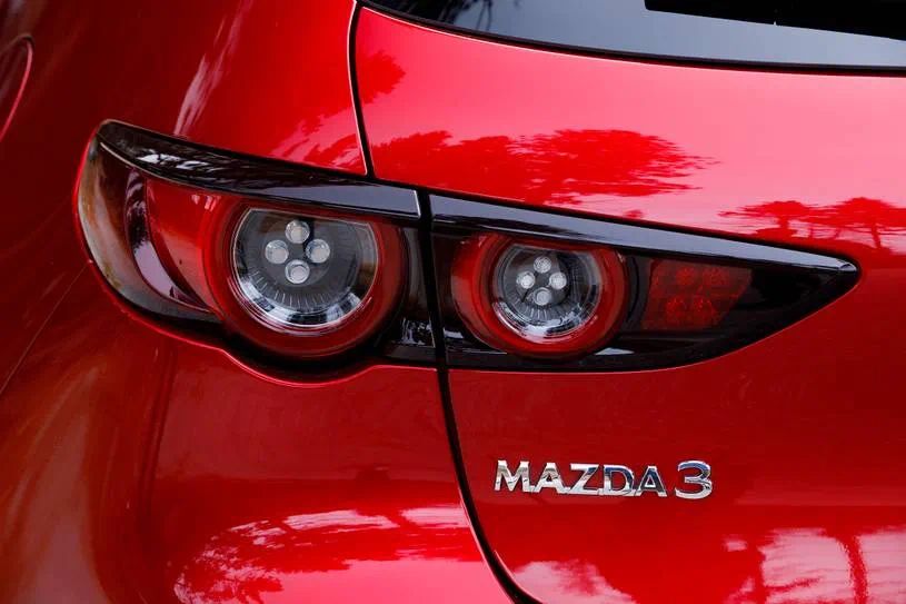 Mazda 3 Hatchback Public Ngoại thất 005