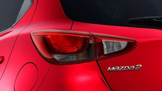 Mazda 2 Hatchback Public Ngoại thất 010