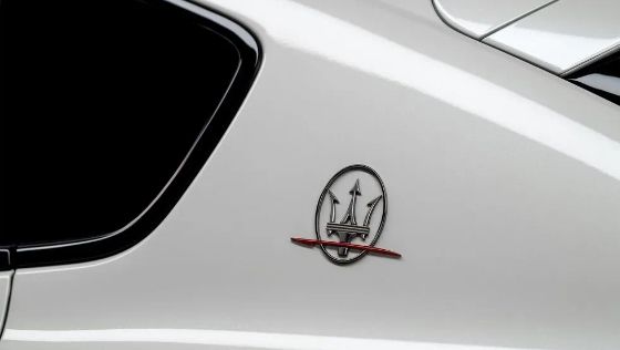 Maserati Ghibli Public Ngoại thất 008