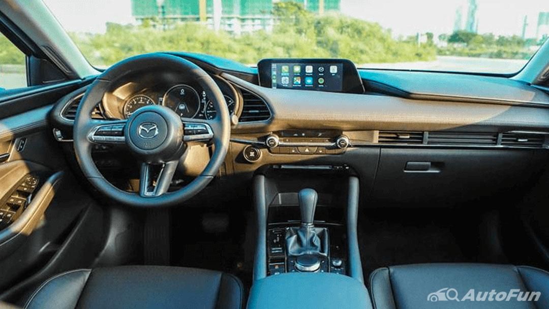 Tầm giá 700 triệu, chọn Mazda3 mới hay VinFast Lux A2.0 cũ? 04