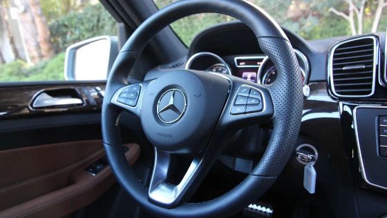 Mercedes GLE 400 Exclusive Public Ngoại thất 012