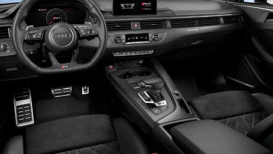 Audi RS5 Public Nội thất 006