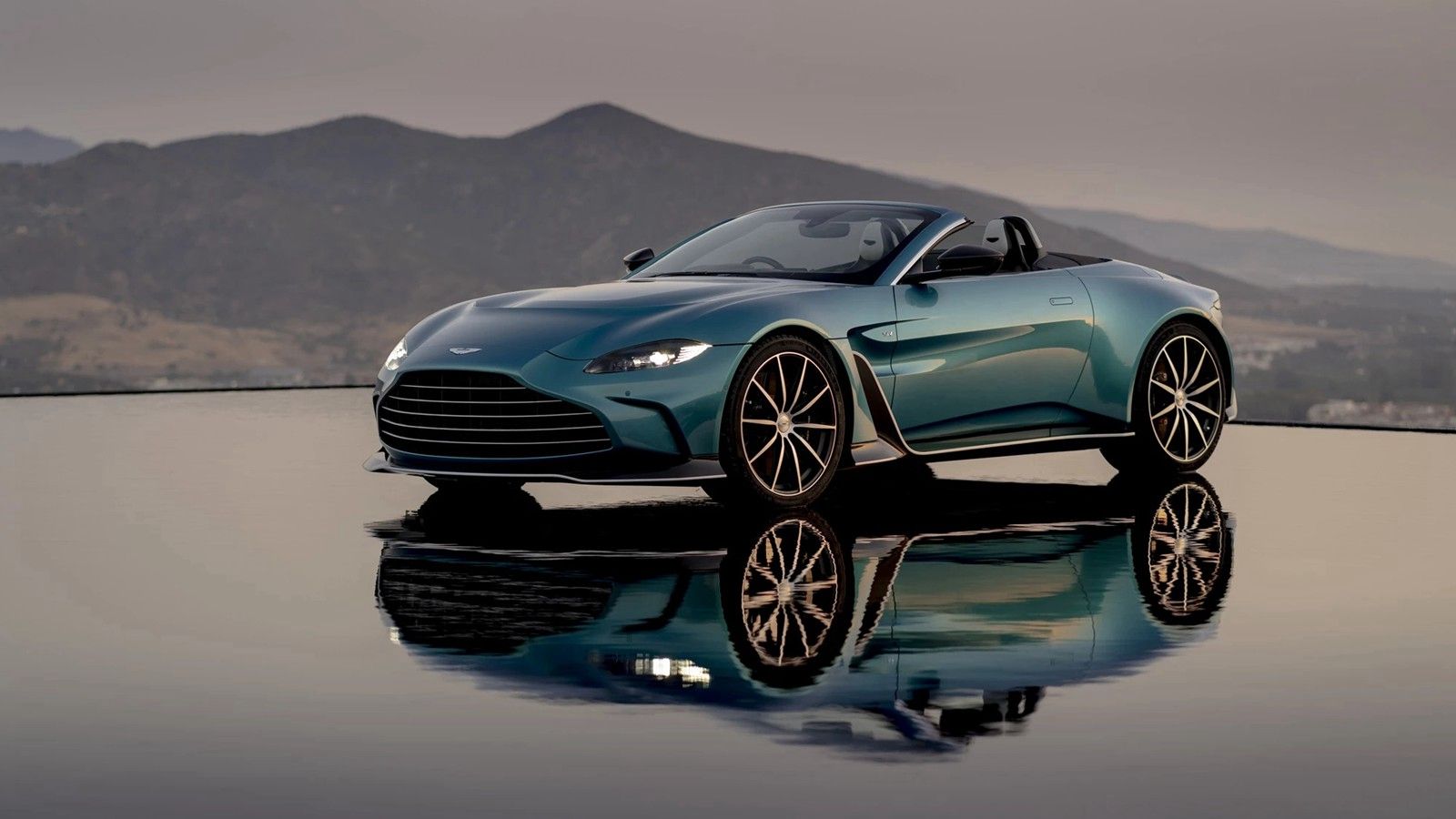 Aston Martin Vantage V12 Roadster 2023 Ngoại thất 001