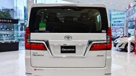Toyota Granvia Public Ngoại thất 006