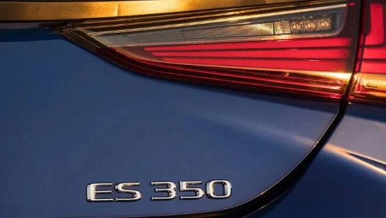Lexus ES350 Public Ngoại thất 003