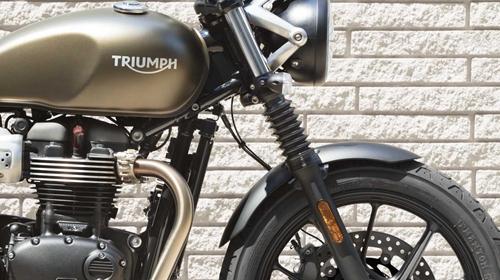 Triumph Street Twin 2021 có giá 353 triệu đồng cạnh tranh Ducati Scrambler