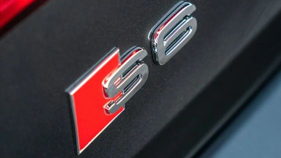 Audi S6 Public Ngoại thất 009