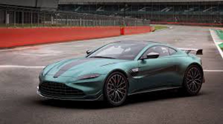 Aston Martin Vantage F1 Edition 01