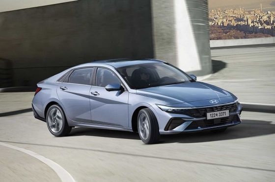 Hyundai Elantra tiếp tục đổi mẫu, giá khởi điểm từ 360 triệu đồng