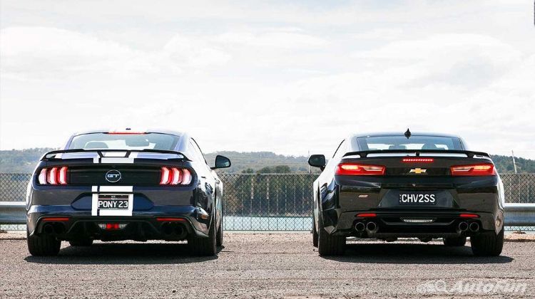 Chevrolet Camaro có phải là đối thủ xứng tầm của Ford Mustang huyền thoại?