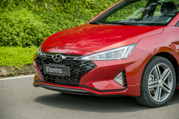 Hyundai Elantra: Điều gì tạo nên mẫu xe mạnh nhất phân khúc sedan cỡ C?