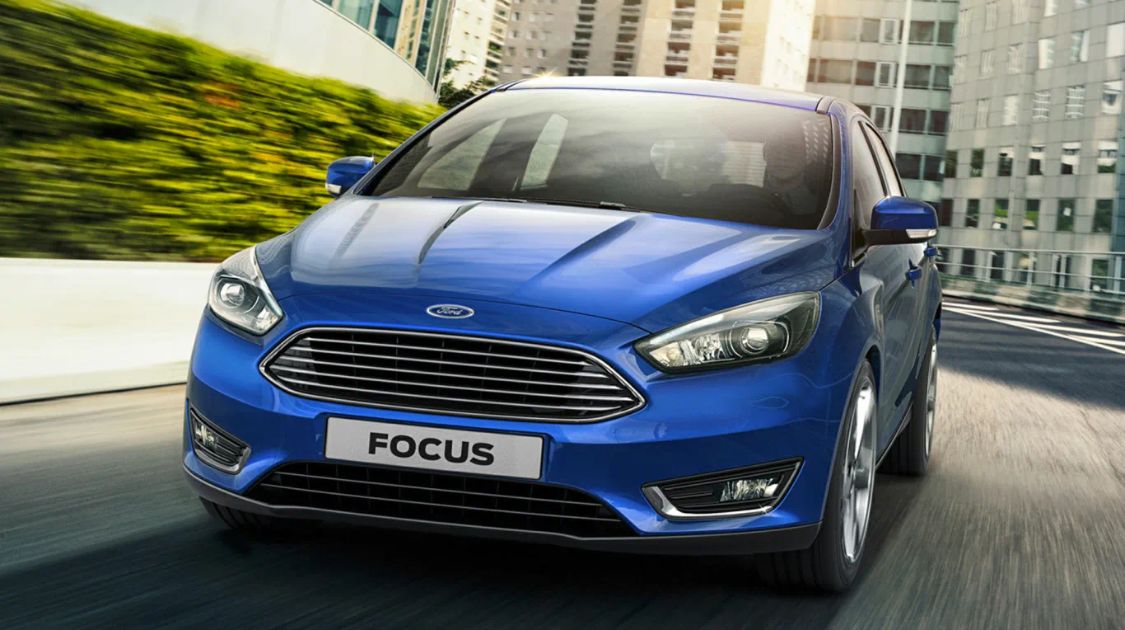 Nên mua Ford Focus sedan hay hatchback
