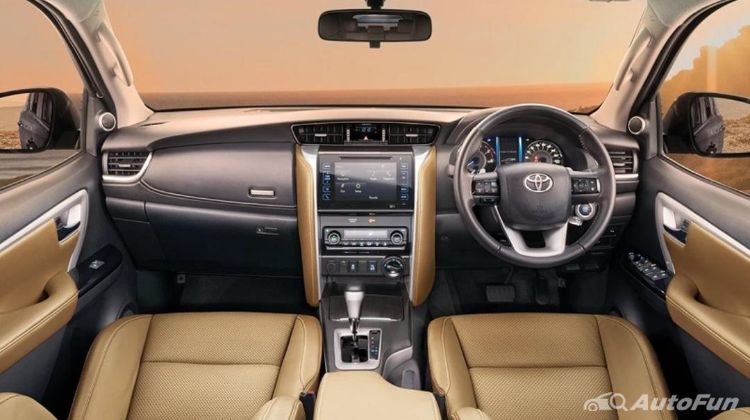 Màn nâng cấp của Toyota Fortuner 2022 đầy ấn tượng khiến các đối thủ trong phân khúc SUV phải tắt điện